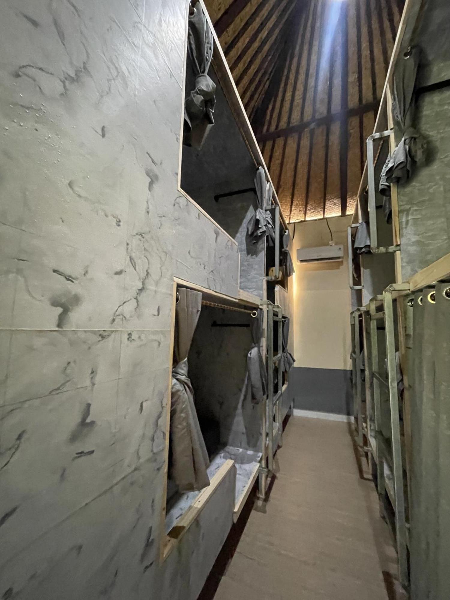 Pedidi Penida Hostel Batununggul Bagian luar foto