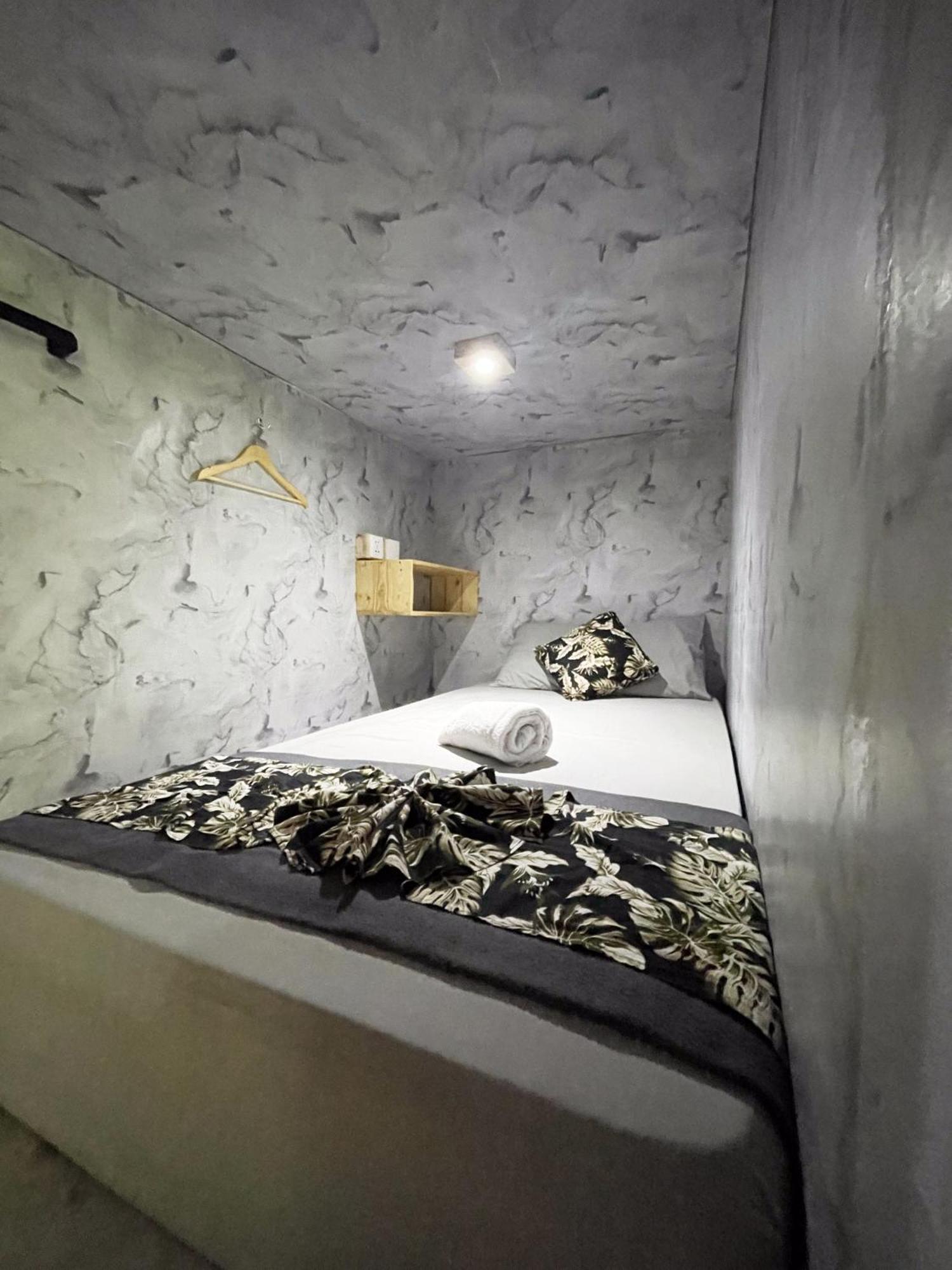 Pedidi Penida Hostel Batununggul Bagian luar foto