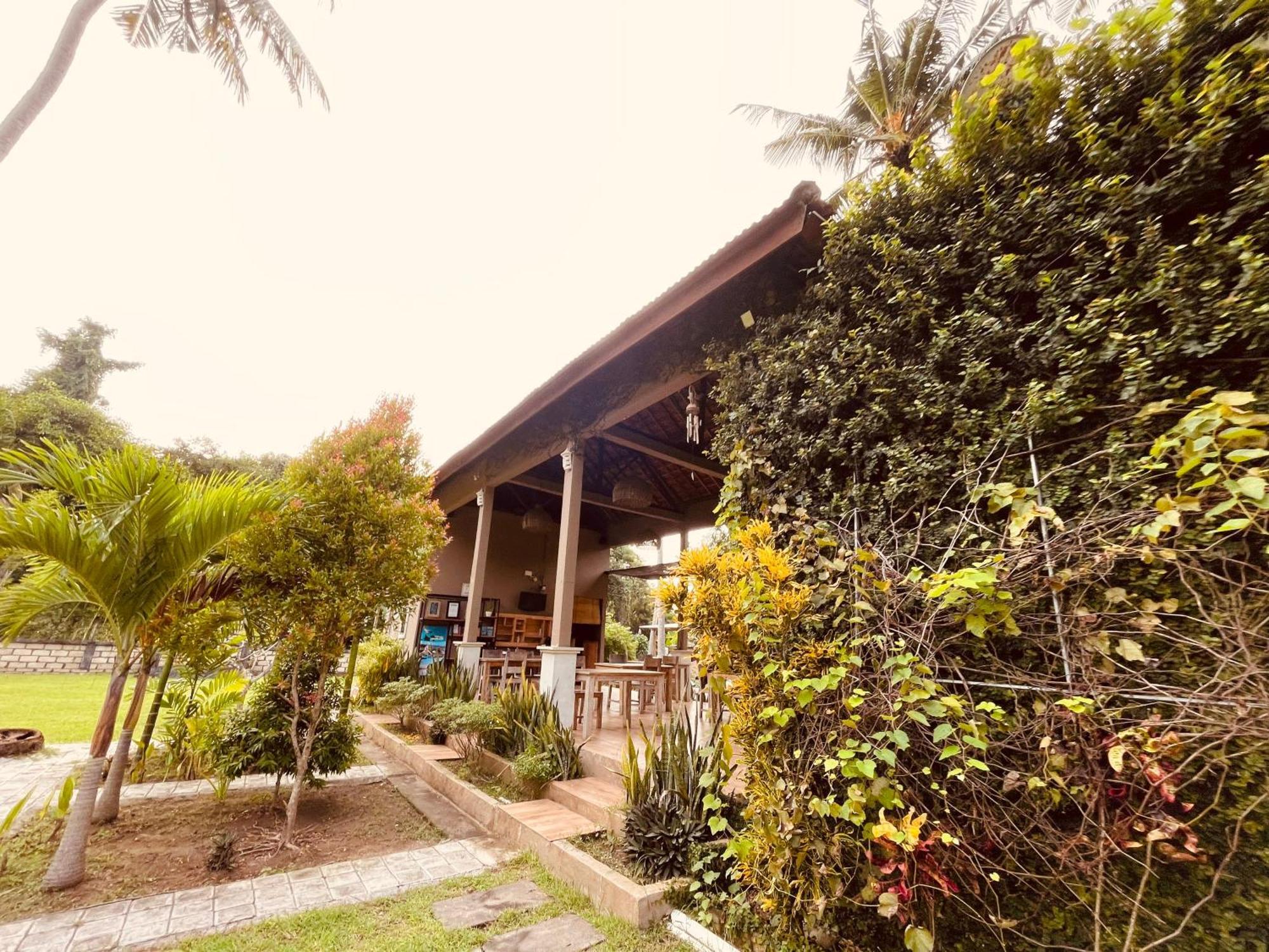 Pedidi Penida Hostel Batununggul Bagian luar foto