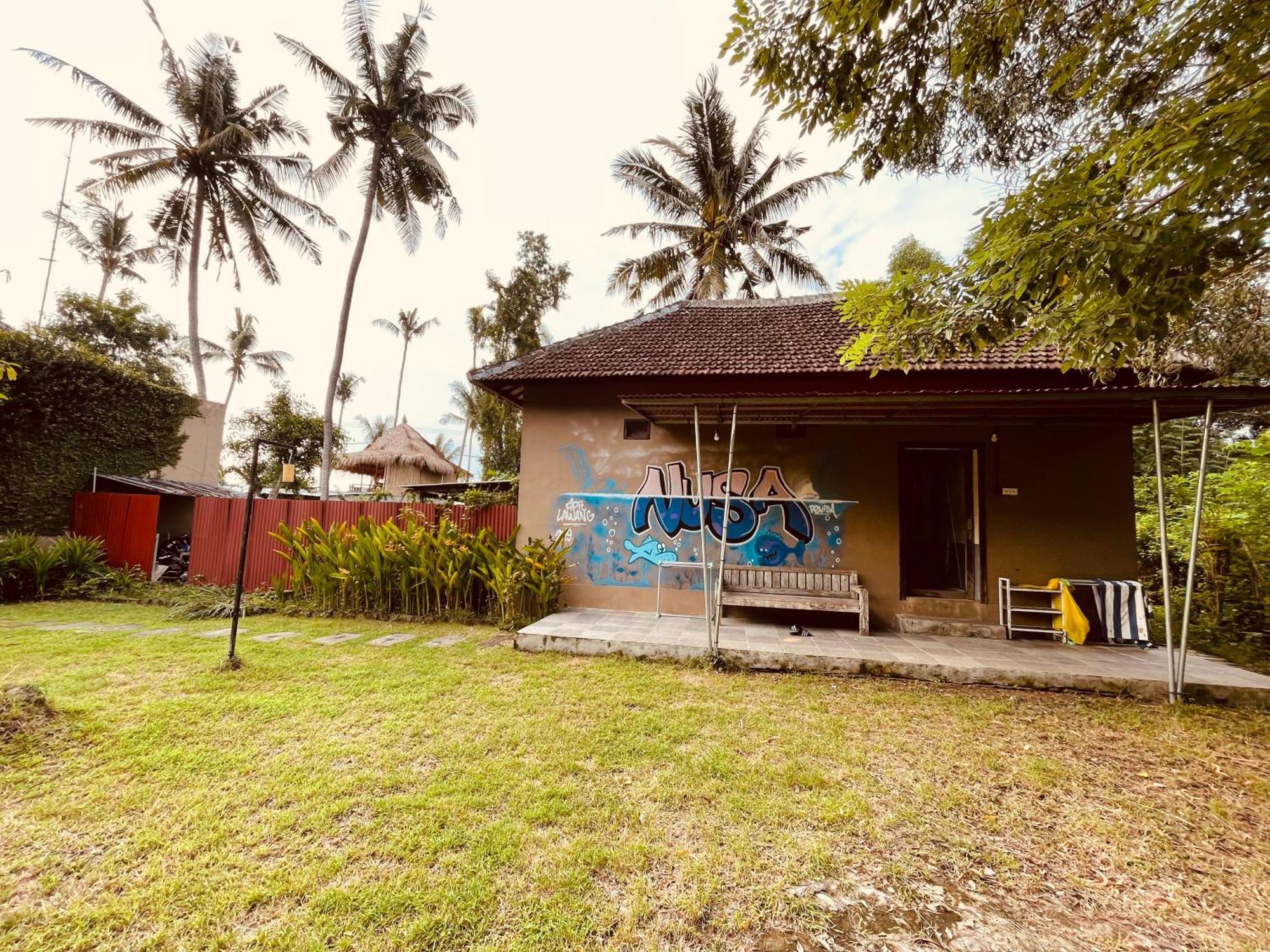 Pedidi Penida Hostel Batununggul Bagian luar foto